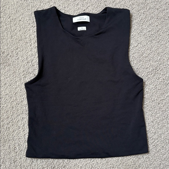 Aritzia contour Set of Black + White Sleeveless Tank Tops - Picture 2 of 9